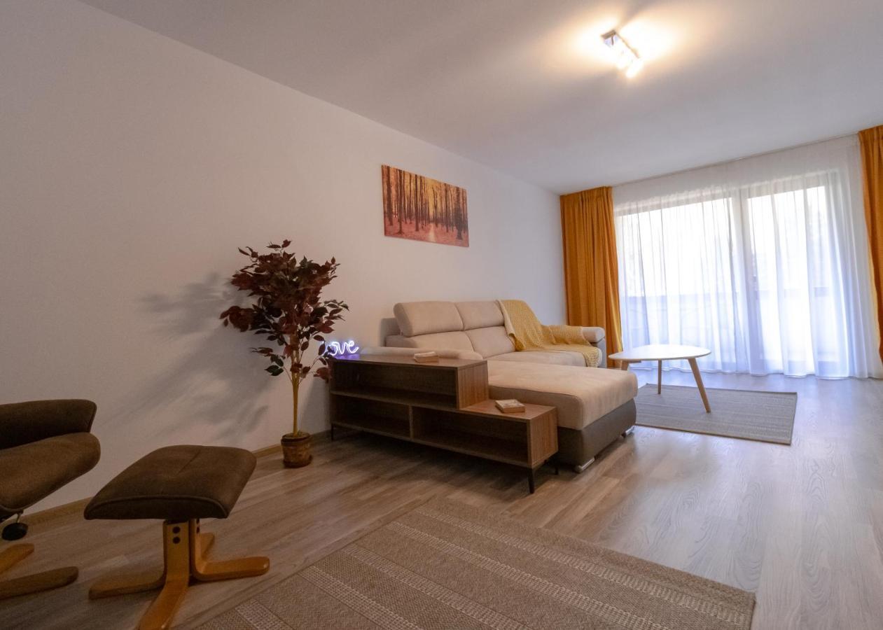 Transylvanian Apt. W/ Lrg. Terrace And Parking - Karpatenhaus 布拉索夫 外观 照片